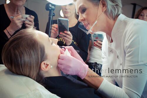 Esther Vernhout permanente make-up