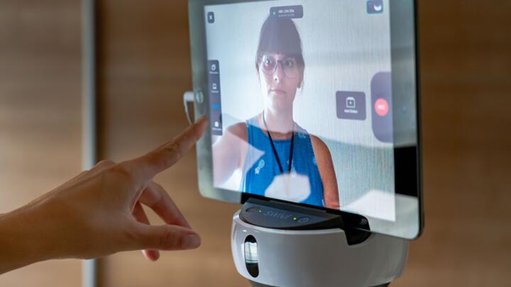 SYNTRA Limburg investeert in hybride leren en neemt tientallen robots in dienst. 